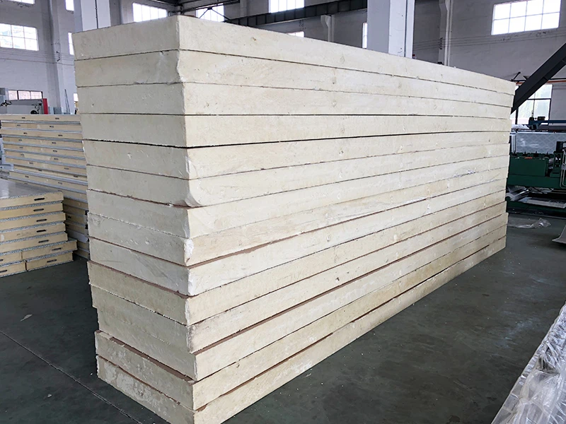 Polyuretanový lehký list